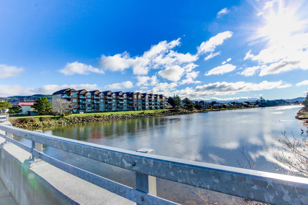 Riverwalk Apartment Seaside Exterior photo